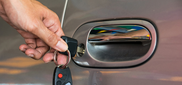 Car door lock repair in Orosi